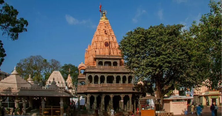 UJJAIN:महाकाल मंदिर घोटाले में बड़ा खुलासा:भस्मारती प्रभारी समेत हिरासत में लोग,मंदिर प्रशासक हटाए गए