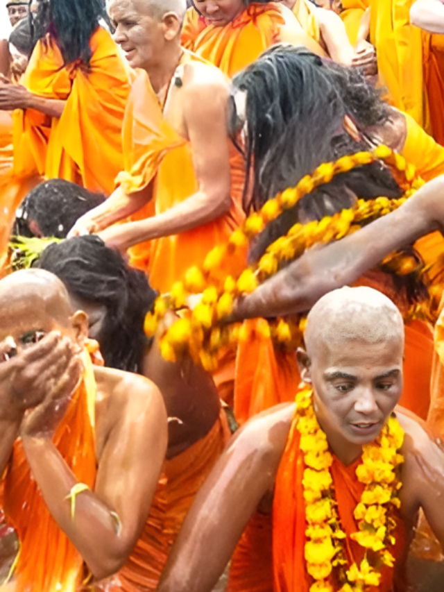 Maheela Naga Sadhu