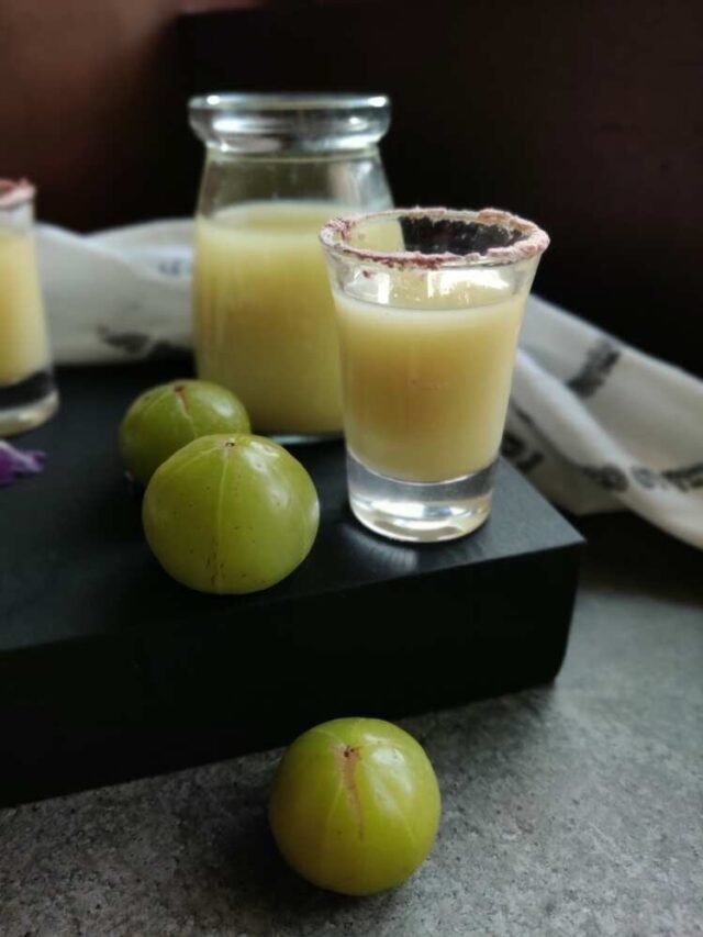 Amla Juice Benefits: 3 मिनिट में 3 चीजों से बनाये आंवला का जूस.