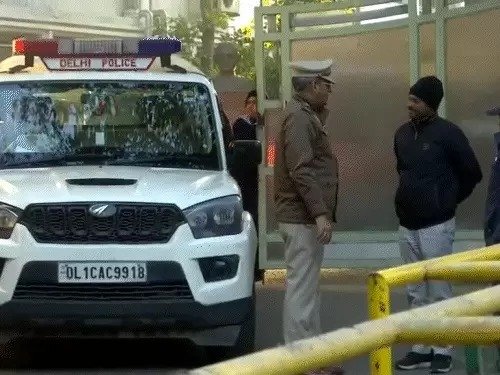 delhi schools threatened for third time in 7 days