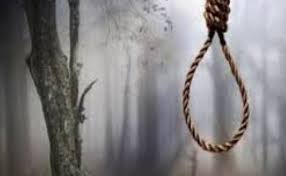 Kanpur: खेत में पेड़ से लटका मिला युवक का शव, परिजनों में कोहराम