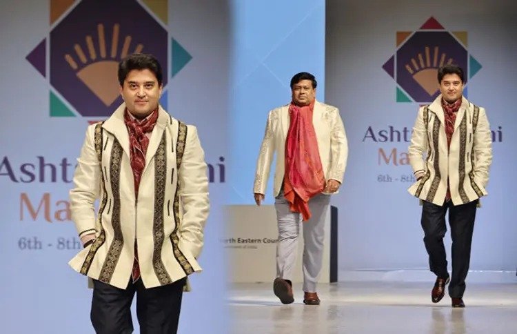 jyotiraditya scindia ramp walk in delhi ashtalakshmi mahotsav