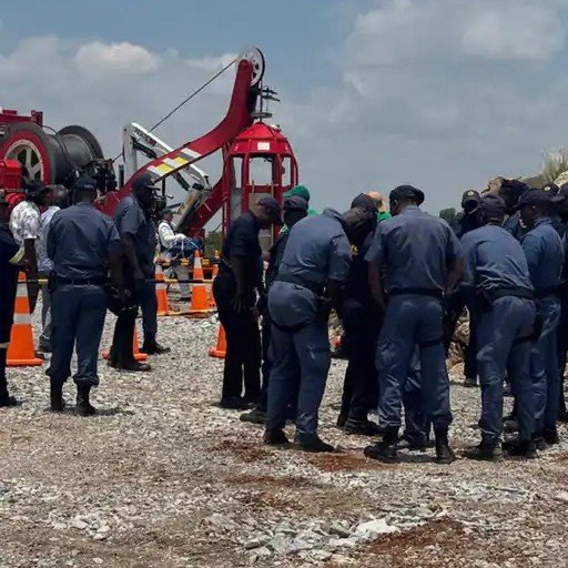 100 workers die in south african mine