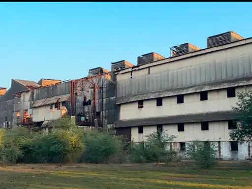 kailaras sugar mill: Sangharsh Samiti has started an indefinite strike to run the sugar factory in Kailaras of Morena district.