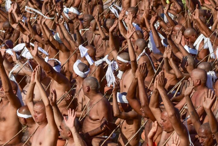 Mahakumbh 2025 naga aghori sadhu funeral ceremony 
