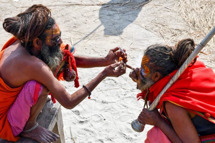 Mahakumbh 2025 naga aghori sadhu funeral ceremony 