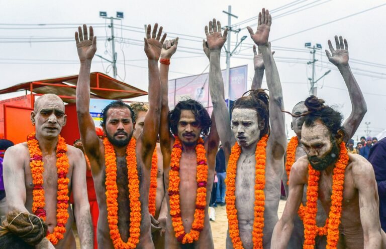 Mahakumbh 2025 naga aghori sadhu funeral ceremony