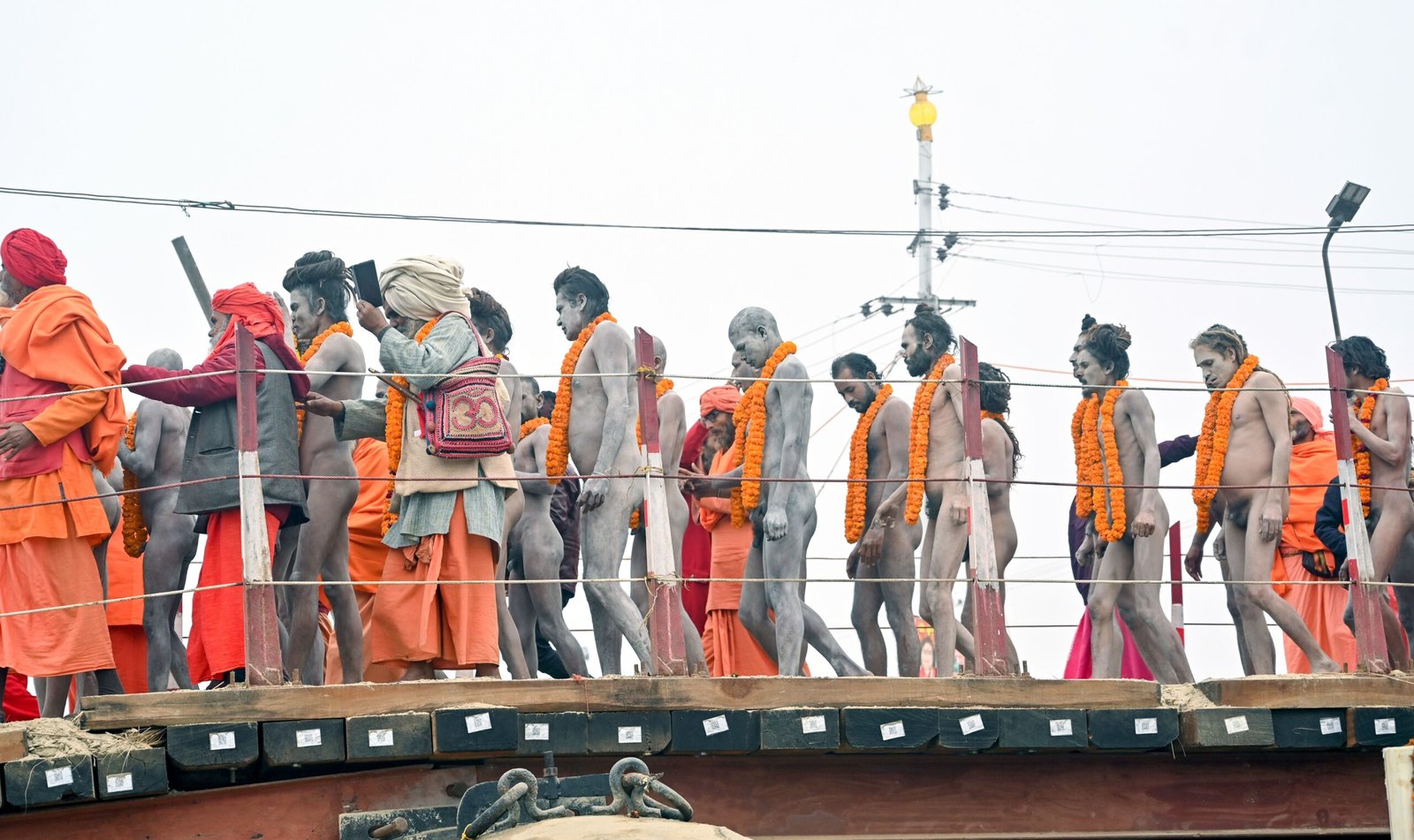 Mahakumbh 2025 naga aghori sadhu funeral ceremony