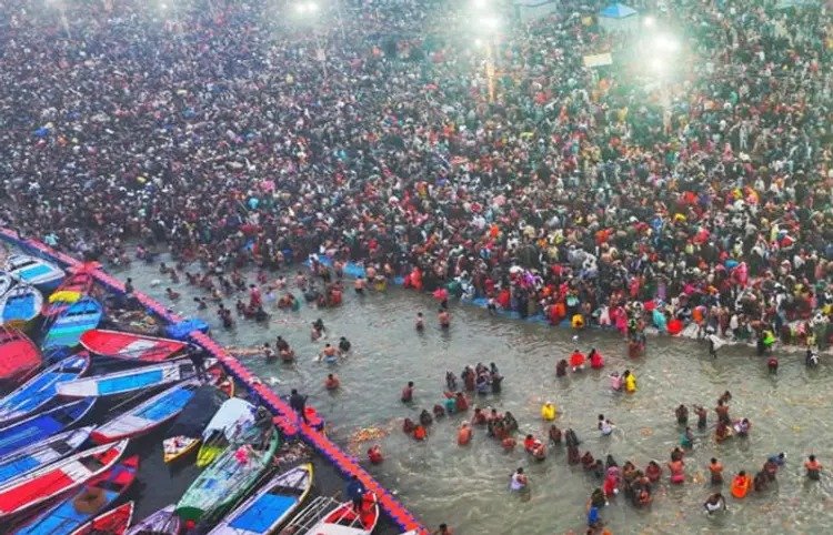 mahakumbh 2025 visited by helicopter just 1296 yogi government