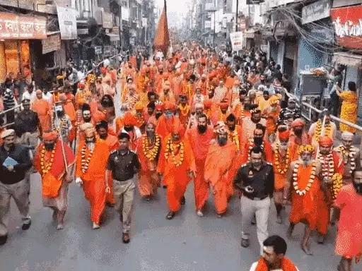 10 thousand naga sadhus in Kashi came out with maces and swords
