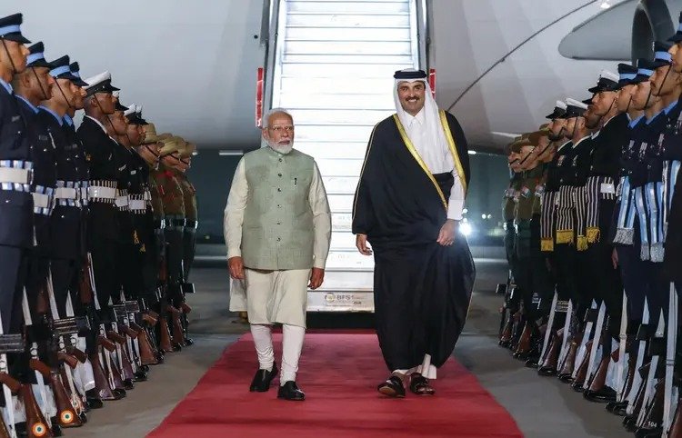 PM Modi Receive Amir Of Qatar Has Come To India