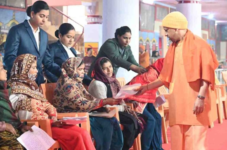 CM Yogi Janata Darbar in Gorakhnath temple