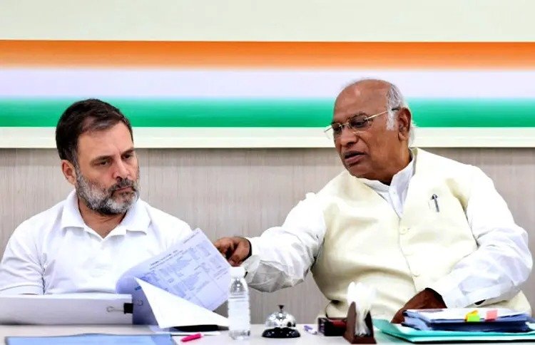 India Politics: कांग्रेस ने चुनाव पर नजर रखने 'ईगल' टीम बनाई