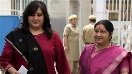 Delhi bjp CM smriti irani sushma swarajs daughters
