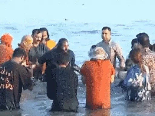 Mahakumbh 2025 mukesh ambani family sangam ghat