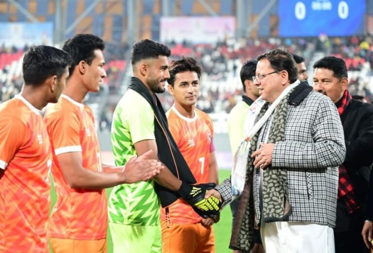 cm dhami meet players