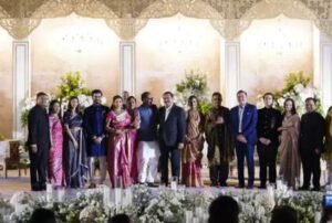 गौतम अडानी भी हुए शामिल