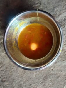 आंगनबाड़ी केंद्रों पर पानी जैसी दाल