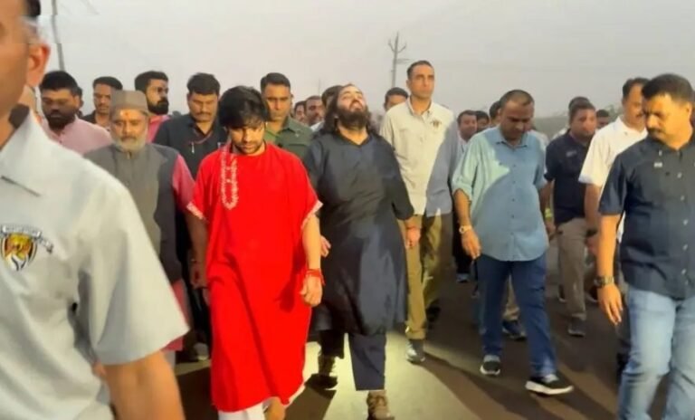 Dhirendra Shastri joins Anant Ambani Padyatra   