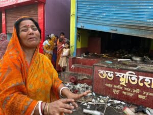 घर छोड़कर भागे हिंदू