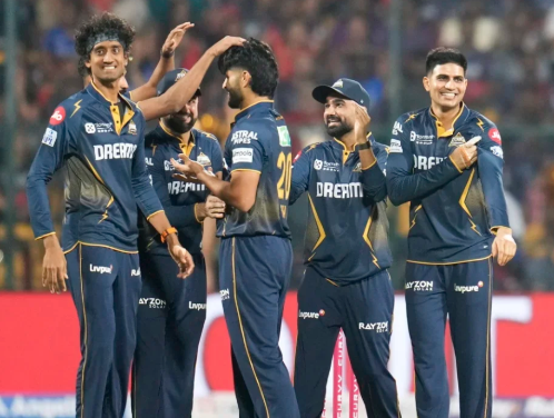 GT vs SRH Siraj and Gill