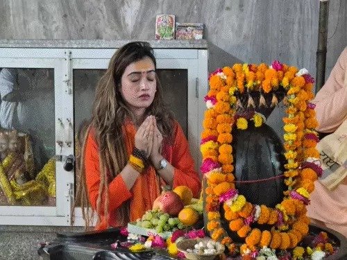 harsha richhariya padyatra muslim girl joins sanatani journey