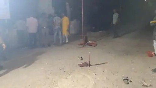 honor killing maharashtra father shoots daughter