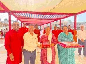 जय भोले ग्रुप और दीपेश पटेल ने दी भेंट