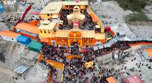 badri nath dham kapat khole 10 thousand devotees arrived 2025