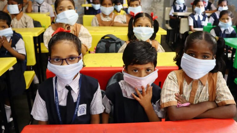 karnataka govt guidelines schools covid 19 leave hindi news 