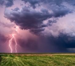 बिजली गिरने से चार की मौत