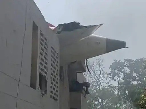 As a result of Air India plane crash incident, Sardar Vallabhbhai Patel International Airport (SVPIA), Ahmedabad, is currently not operational. All flight operations are temporarily suspended until further notice: SVPIA Spokesperson pic.twitter.com/yjuQ9IlIXP— ANI (@ANI) June 12, 2025