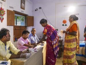 विसावदर और कडी सीटों पर कम मतदान