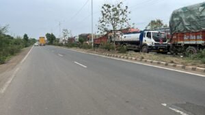 3 घंटे तक रहा हाईवे जाम