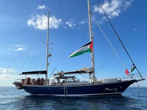  greta thunberg gaza mission israel reaction hindi 