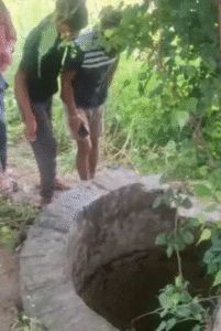 हत्या कर शव को हाथरस के एक कुएं में फेंका