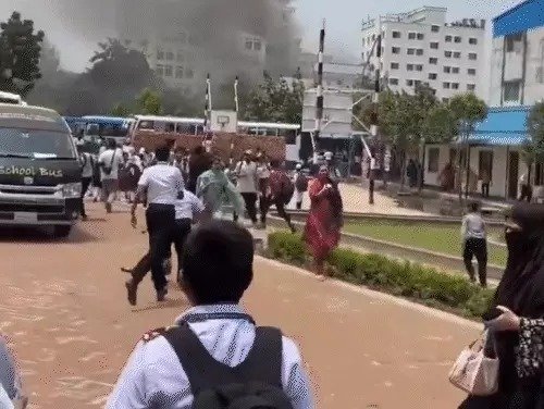 bangladesh air force plane crashes into college campus