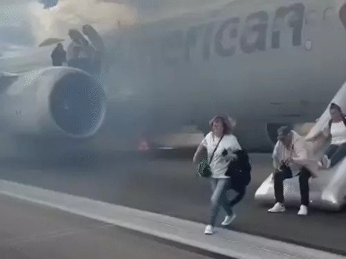 boeing plane fire emergency landing usa 2025 