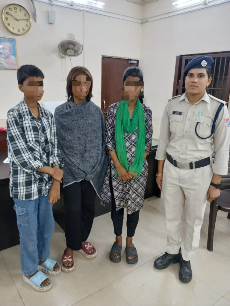 RPF minor rescue Delhi to Bhopal: