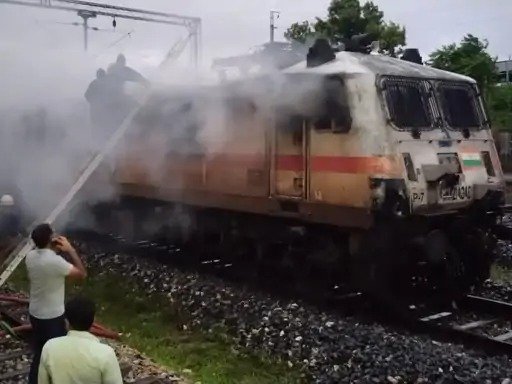 garib rath engine fire sendra rajasthan railway evacuation