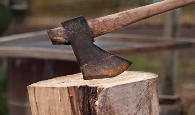 जौनपुर में पानी का छींटा पड़ने पर युवक की कुल्हाड़ी से हत्या, पुलिस ने तीनों नामजद आरोपियों को दो घंटे में गिरफ्तार किया।