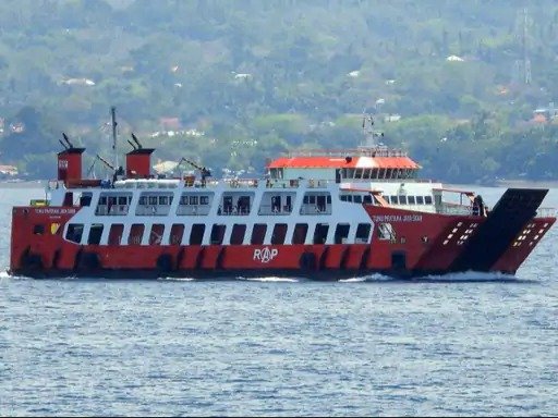 indonesia bali ferry sinks 2025 rescue missing 