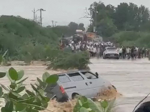 kedarnath yatra stopped heavy rain flood alert himachal deaths 