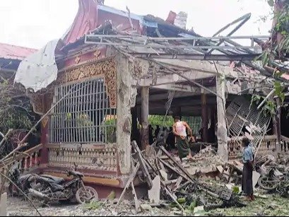  myanmar-buddhist-monastery-airstrike-23-dead-2023  