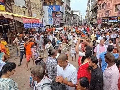 sawan first monday 2025 shiv temple darshan live kaashi mahakal deoghar  