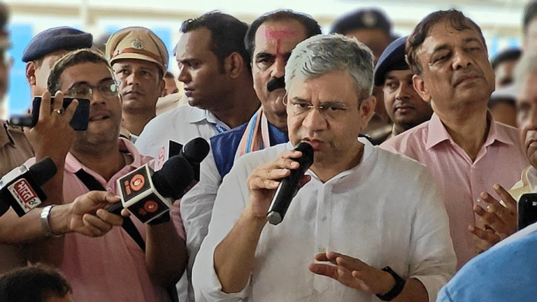 अश्विनी वैष्णव ने कर्पूरीग्राम स्टेशन का शिलान्यास किया