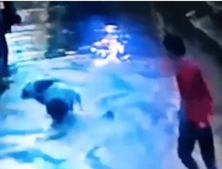 कंरट की चपेट में आया मासूम