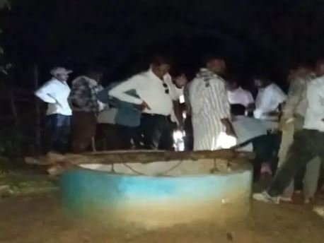 कुएं में दो की मौत