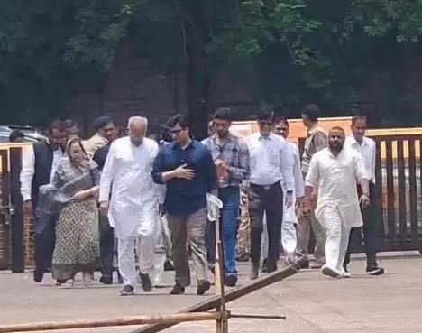 चेतन्य से मिलने पहुंचे भूपेश