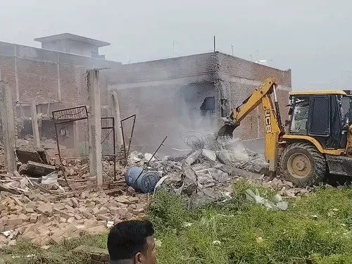 lucknow-firecracker-factory-blast-deaths-illegal-unit-rescue-operation-uttar-pradesh